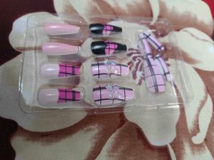 Chic Pink Plaid Press-On Nails with Bows