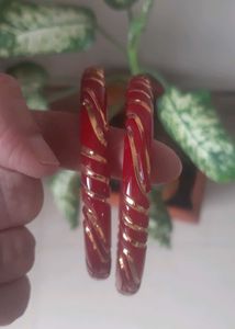 NEW WITHOUT TAG - Red and golden bangles