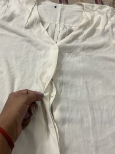 Elegant White V-Neck Top