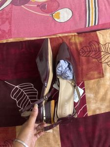 Chic Burgundy Patent Heels