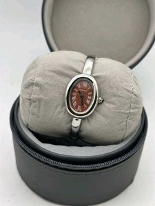 Elegant Oval Dial  cartier Women's Watch