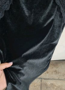 Black Velvet Top 👕