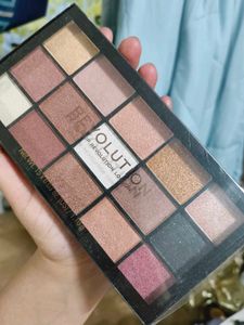sealed Makeup Revolution Eyeshadow Palette