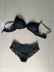 Black Lace Bra and Panty Set