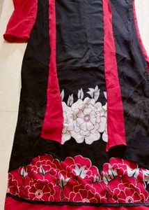 Elegant Black &amp; Red Floral Kurta Set