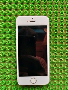 Iphone 5s like new condition last offer today 1.5k