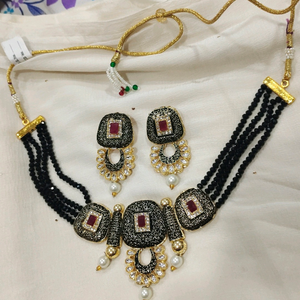 Necklace set