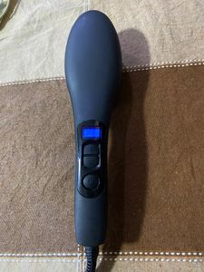 PRICE DROP !!!!! Hair Straightener Brush