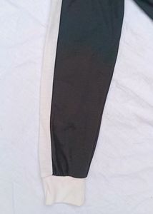 Black full hand t-shirt