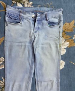 Light Wash Skinny Blue Jeans