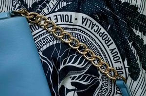 🩵 Fastrack Crossbody Bag with Gold Chain