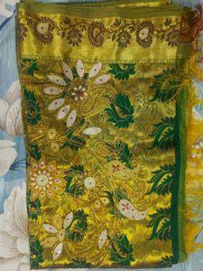 Green &amp; Gold Floral Saree