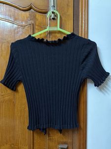 sale❗️ Black Button-Up Crop Top
