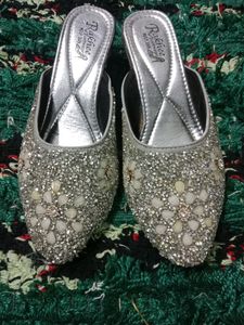 One Time Use Only Heels Hai Isliye Pahan Nhi Rahi New Hai Totally 😍