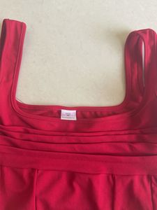 Comfortable Red &amp; White crop top