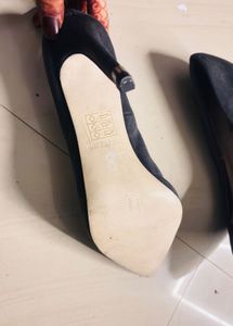 Beautiful Blacks Heels