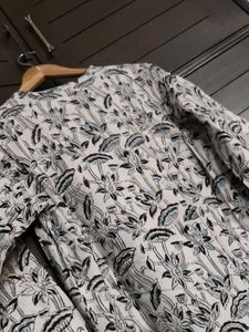 Fabindia Off-white Floral Cotton Straight Kurta