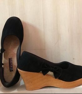 PRINCE Black Wedges with Bow