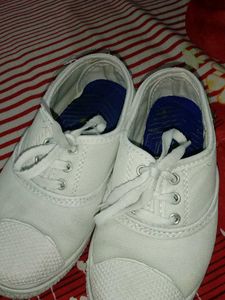 White Sports Shoes 👟