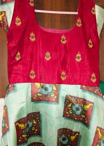 beautiful long flared kurta and dupatta,full lengt