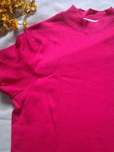 pink top