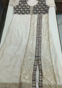 Elegant White Embroidered Kurta