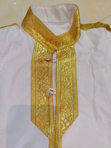 🪙🤍White Kurta with Gold Embellishments