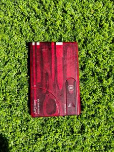 VICTORINOX SWISSCARD CLASSIC – RED Swiss Made | 10