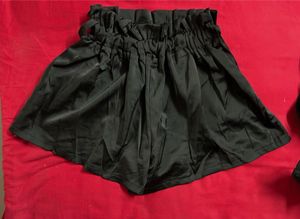 Chic Black Paperbag Waist Shorts