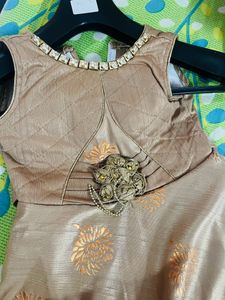 Girl’s Gown 4/6  Year  Old