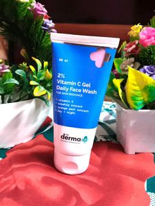 The Derma Co 2% Vitamin C Gel Daily Face Wash with