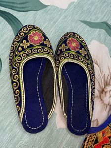 Embroidered Blue Ethnic Vest with Matching Juttis