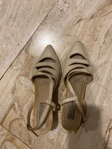 Elegant Beige Pointed Toe Slingbacks