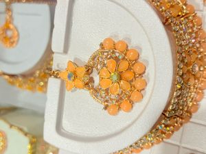 Stunning Peach &amp; Gold Jewellery Set