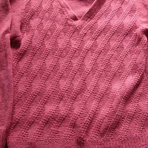 Charming V-Neck Cable Knit Sweater
