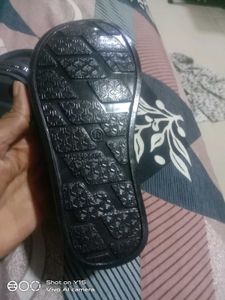 new Black Sandals 4yrs size 10