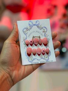Elegant Press-On Nails Set