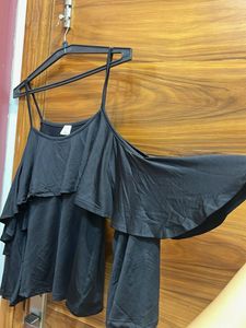 falling sleeve top
