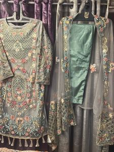 Pakistani Drss Embroidered Kurta Set