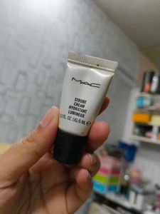 M.A.C Strobe CReam