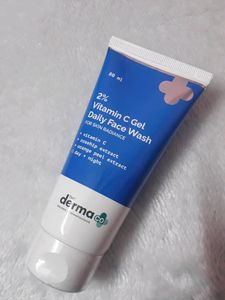 The Derma Co 2% Vitamin C Gel Daily Face Wash with
