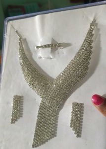 Necklace set &amp; earrings