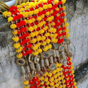 Pompom Strings
