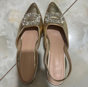 Elegant Gold Embellished Sandal