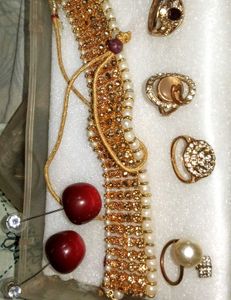 Exquisite Gold & Pearl Jewelry Set
