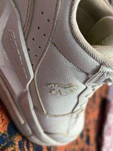 White Sneakers of red tape