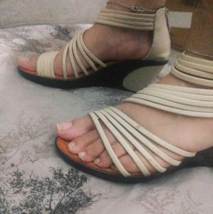 ✨White Sandal Wedges