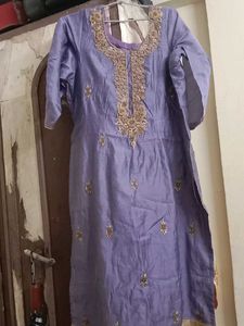Elegant Lavender Kurta with Gold Embroidery