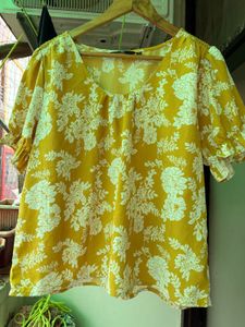 Chic Mustard Floral Top