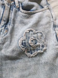Light Wash Wide Leg Jeans with Flower Appliques
